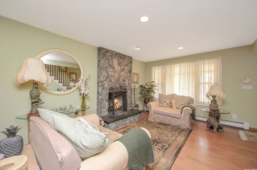 35 Rogues Path, Huntington Station NY exterior