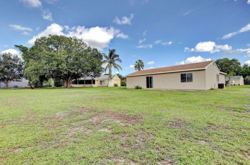 229 Kimball Cir, Fort Pierce FL exterior