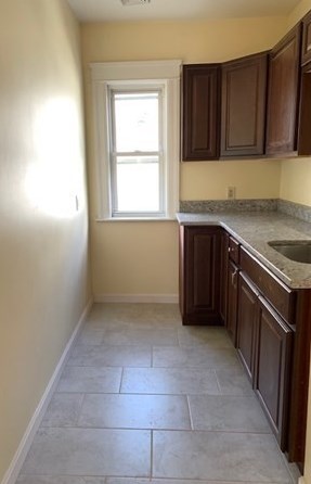 87 King Philip Rd, Worcester MA 01606-2363 exterior