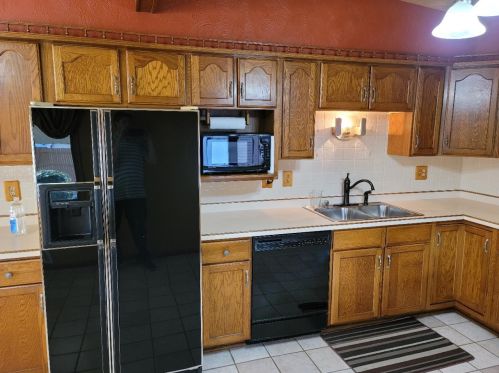 5829 Honey Crk Dr, Milwaukee WI 53221-4017 exterior