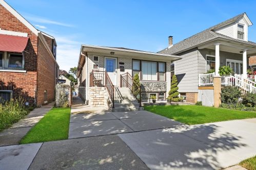 3930 57th St, Chicago, IL 60629-4425