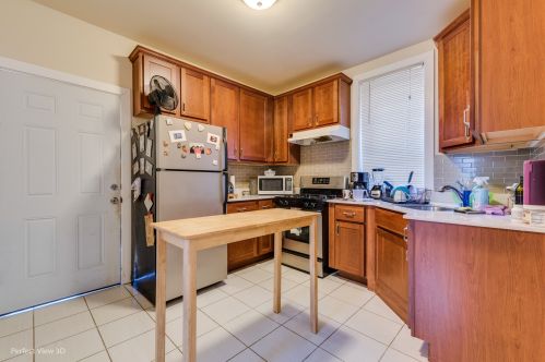 5755 Washtenaw Ave, Chicago IL 60659-3912 exterior