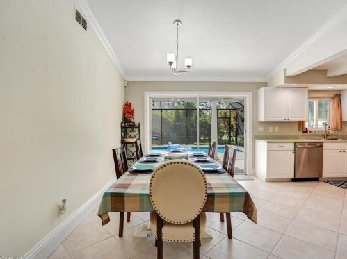 570 25 St, Naples FL 34117-3241 exterior