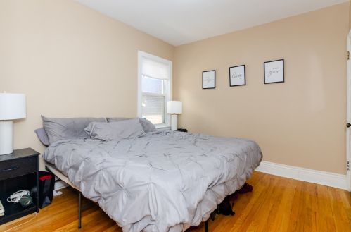 7942 Kenwood Ave, Chicago IL  60619-3411 exterior