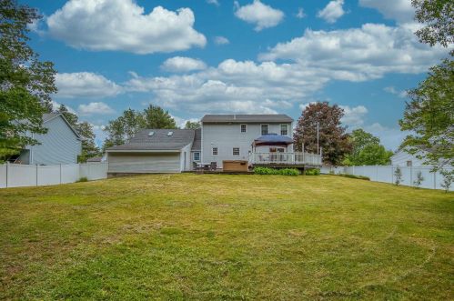 5 Styles Dr, Concord NH 03301-8634 exterior