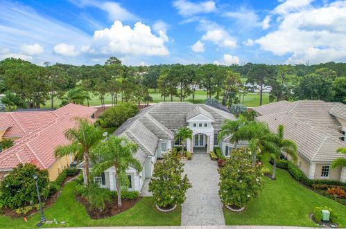 9328 Scarborough Ct, Fort Pierce FL  34986-3360 exterior