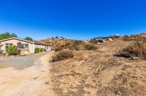 38430 Grn Mdw Rd, Temecula CA 92592-8444 exterior