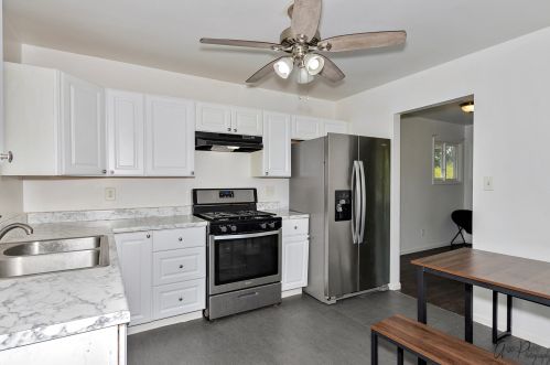 3202 Meadow Ln, Bull Valley IL 60097-8533 exterior