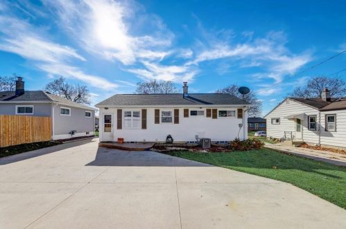 4922 Lynndale Ave, Milwaukee WI 53220-2069 exterior