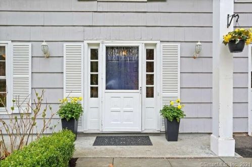 54 Moriarity Dr, Wilton, CT 06897-2807