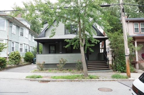 118 11th St, Providence, RI 02906-2912