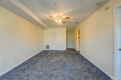 143 College Dr, Edison NJ  08817-5988 exterior