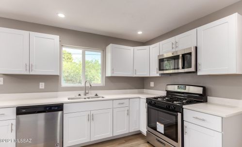 7017 Calle Orion, Tucson AZ  85710-5451 exterior