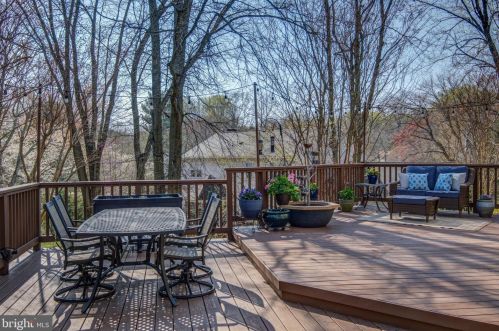 16616 Cutlass Dr, Rockville MD 20853-1332 exterior