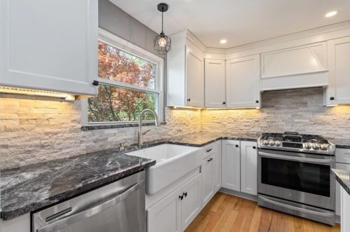 3927 Blvd Dr, Pittsburgh PA 15217-2619 exterior