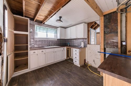 524 Forrest St, Wayland MI 49348-1198 exterior