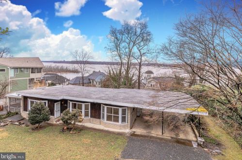 7701 Northdown Rd, Alexandria, VA 22308-1333