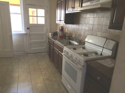 1945 Birchwood Ave, Chicago IL  60626-1529 exterior