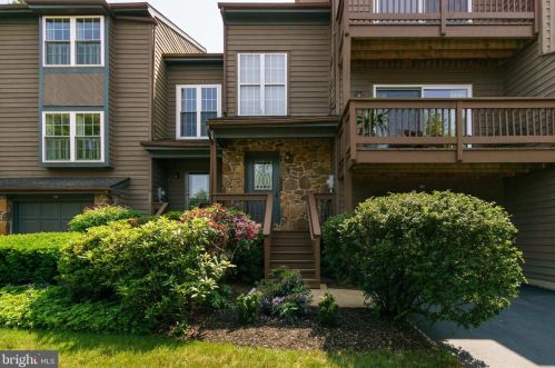 38 Chicopee Dr, Princeton NJ 08540-1826 exterior