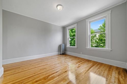 31 Hitchcock Rd, Worcester MA 01603-2622 exterior