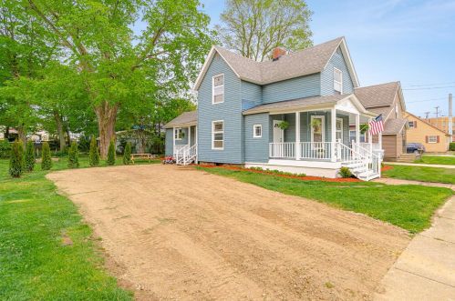 106 Orchard St, Dowagiac MI  49047-1211 exterior