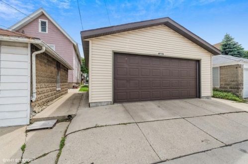 1451 72, Milwaukee WI 53214-4701 exterior