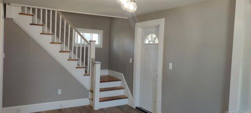 82 Colton St, Windsor CT  06095-3429 exterior