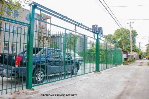 7431 Paxton Ave, Chicago IL  60649-3214 exterior