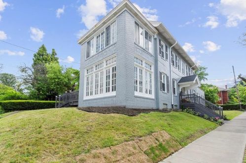 218 Dallas Ave, Pittsburgh, PA 15208-2309