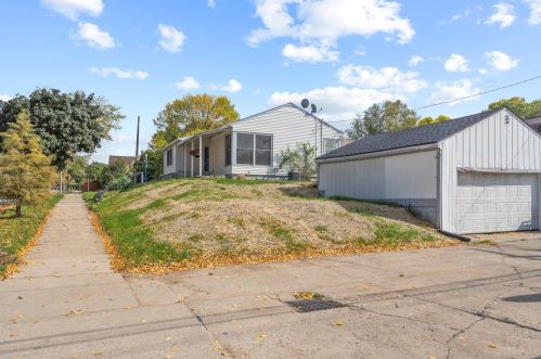 9401 Auer Ave, Milwaukee WI exterior