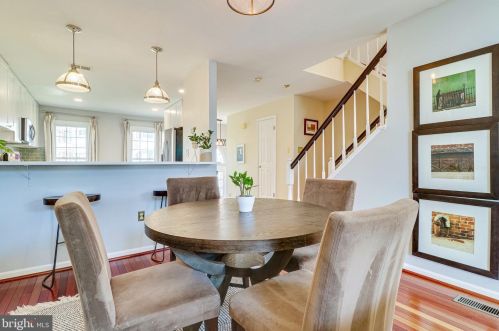 7041 Chesley Search Way, Alexandria VA 22315-4754 exterior