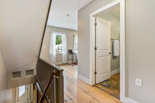 1814 Fox Way, Pittsburgh PA  15203-1732 exterior