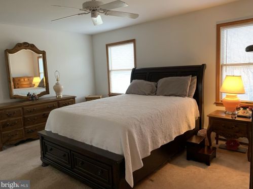 6 Kari Ct, Jackson Twp NJ 08527-1377 exterior