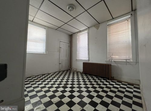 225 51 St, Philadelphia PA 19139-2726 exterior