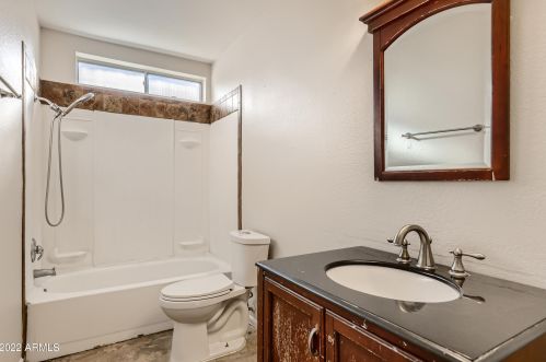 15028 40 Pl, Phoenix AZ 85050-8972 exterior