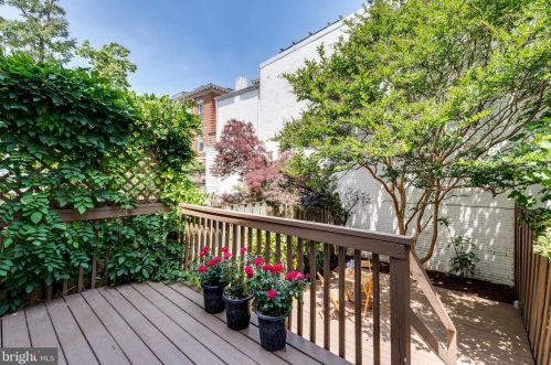 145 U St, Washington DC 20001-2338 exterior