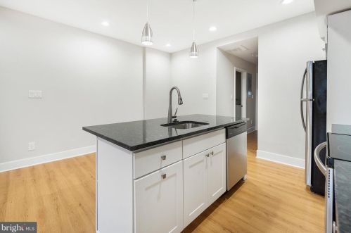 1424 18th St, Philadelphia PA  19146-4652 exterior