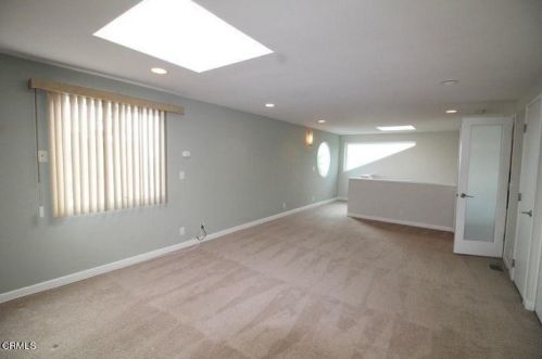 3903 Ocean Dr, Oxnard CA 93035-4435 exterior