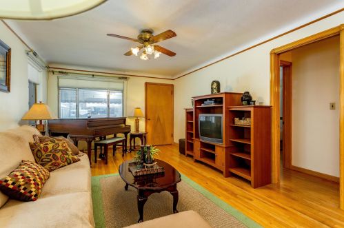 2186 Chesterland Ave, Cleveland OH 44107-6145 exterior