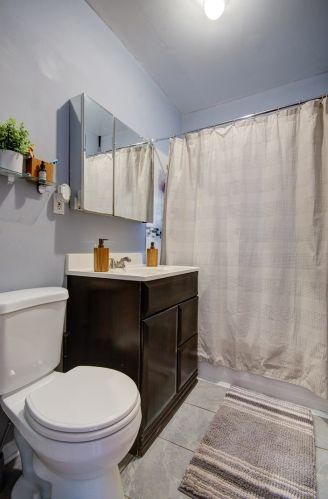 3012 Luna Ave, Chicago IL  60641-4846 exterior