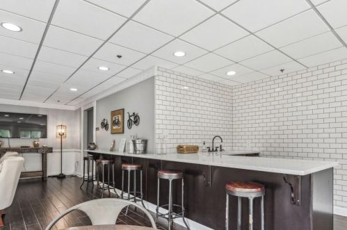 1 Biscayne Dr, Atlanta GA  30309-1090 exterior