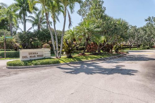 7789 Kenway Pl, Boca Raton FL  33433-3323 exterior