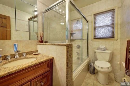 205 Larch Ave, Teaneck NJ 07666-2341 exterior