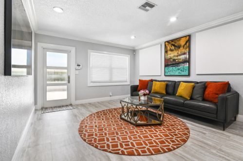 553 18th St, Boca Raton FL  33432-1924 exterior