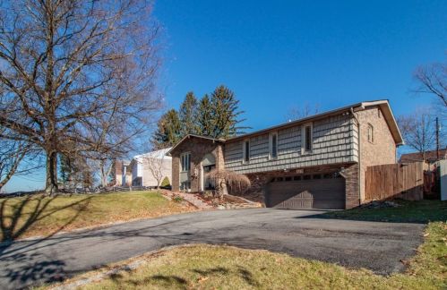 6611 Brownsville Rd, Pittsburgh PA  15236-3534 exterior