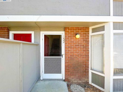 832 Royal Ann Ln, Concord, CA 94518-3511