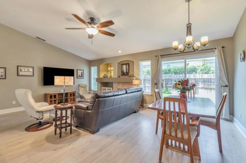 928 Carter St, Folsom CA 95630-9569 exterior