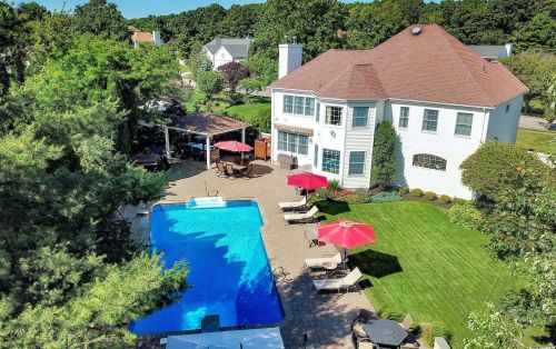 94 Caramel Rd, Commack NY 11725-1000 exterior