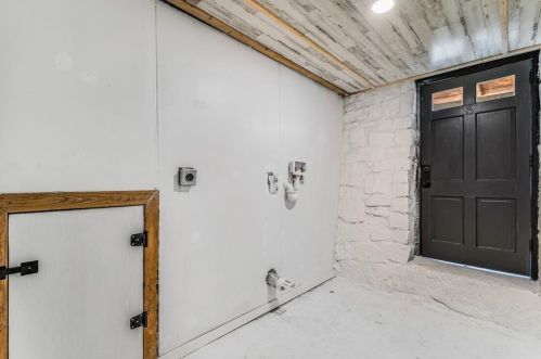 2264 Baker Rd, Atlanta GA 30318-6221 exterior