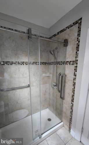 5228 Bass Pl, Washington DC  20019-6382 exterior